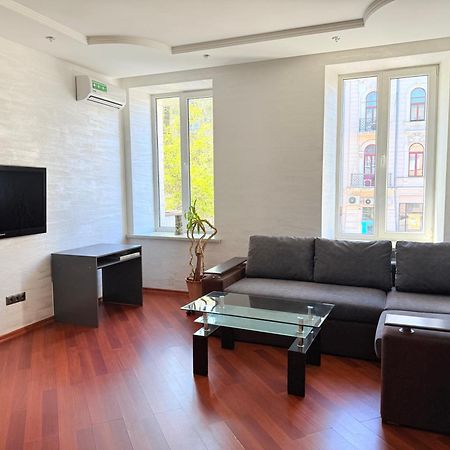 Appartement Светлая Квартира à Odessa Extérieur photo