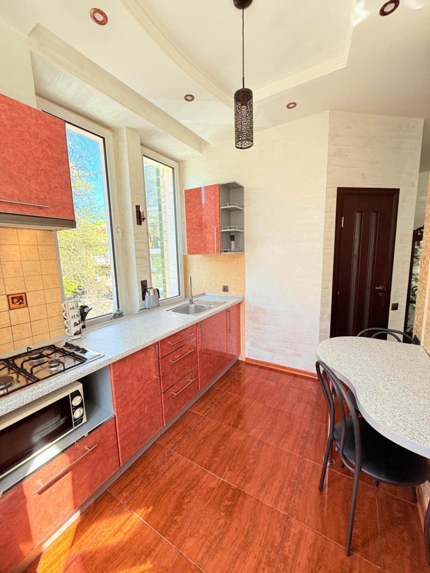Appartement Светлая Квартира à Odessa Extérieur photo