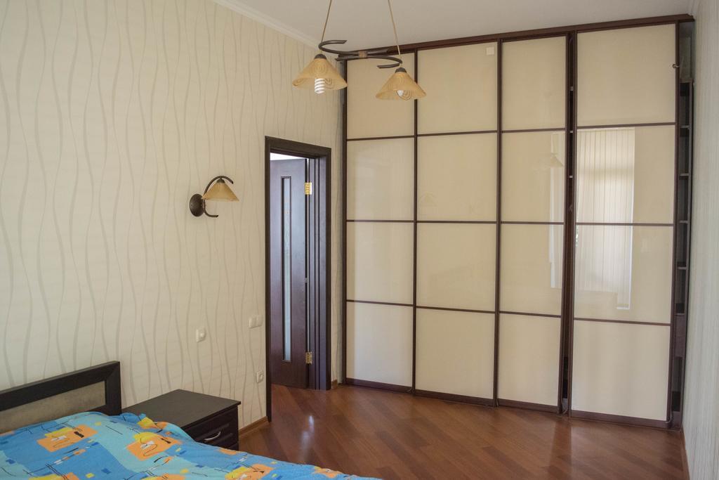 Appartement Светлая Квартира à Odessa Extérieur photo