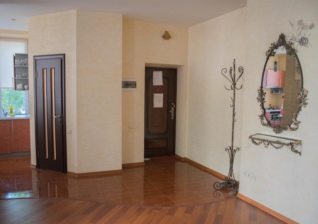 Appartement Светлая Квартира à Odessa Extérieur photo