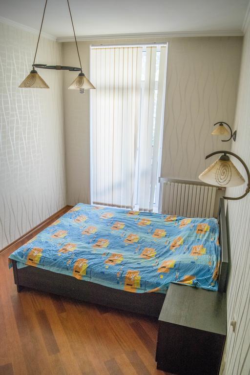 Appartement Светлая Квартира à Odessa Extérieur photo